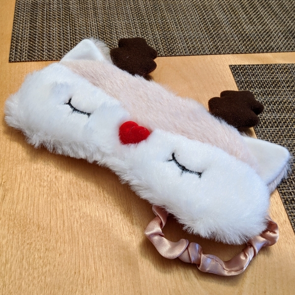 NEW Sleep Mask - Cute Soft and Satin Reindeer - Picture 1 of 4